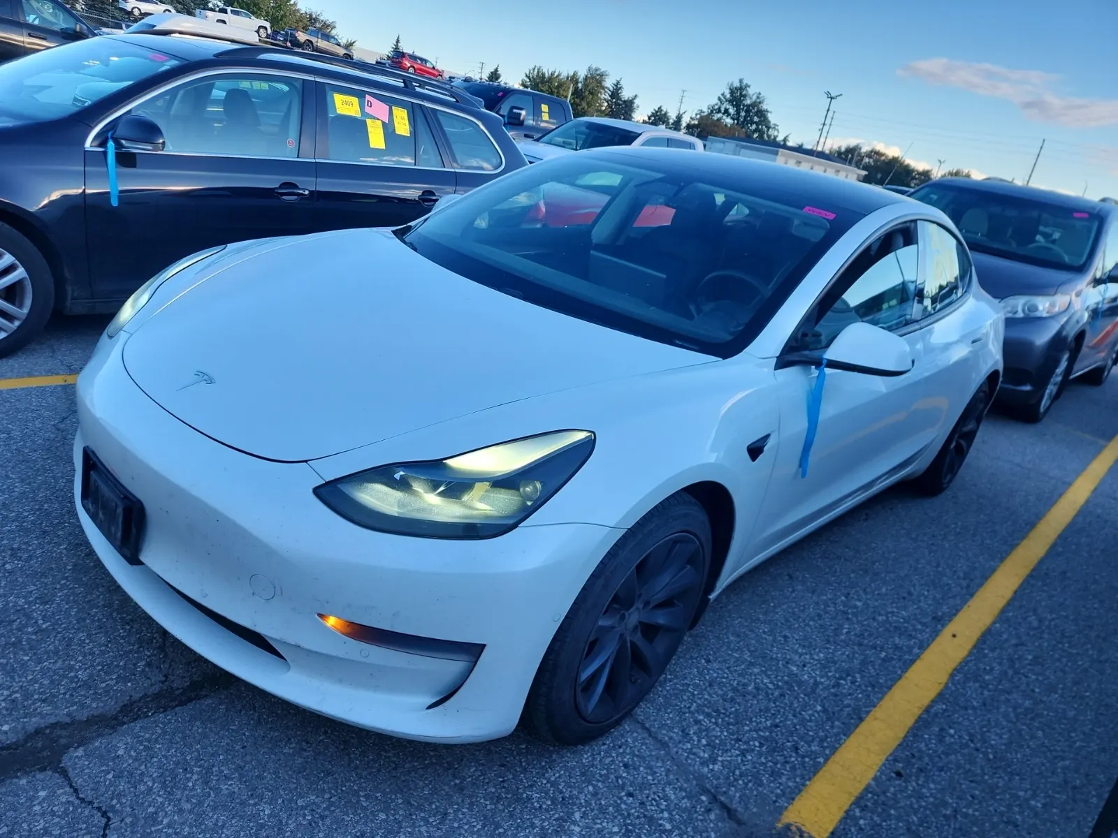 Front driver 3/4 photo