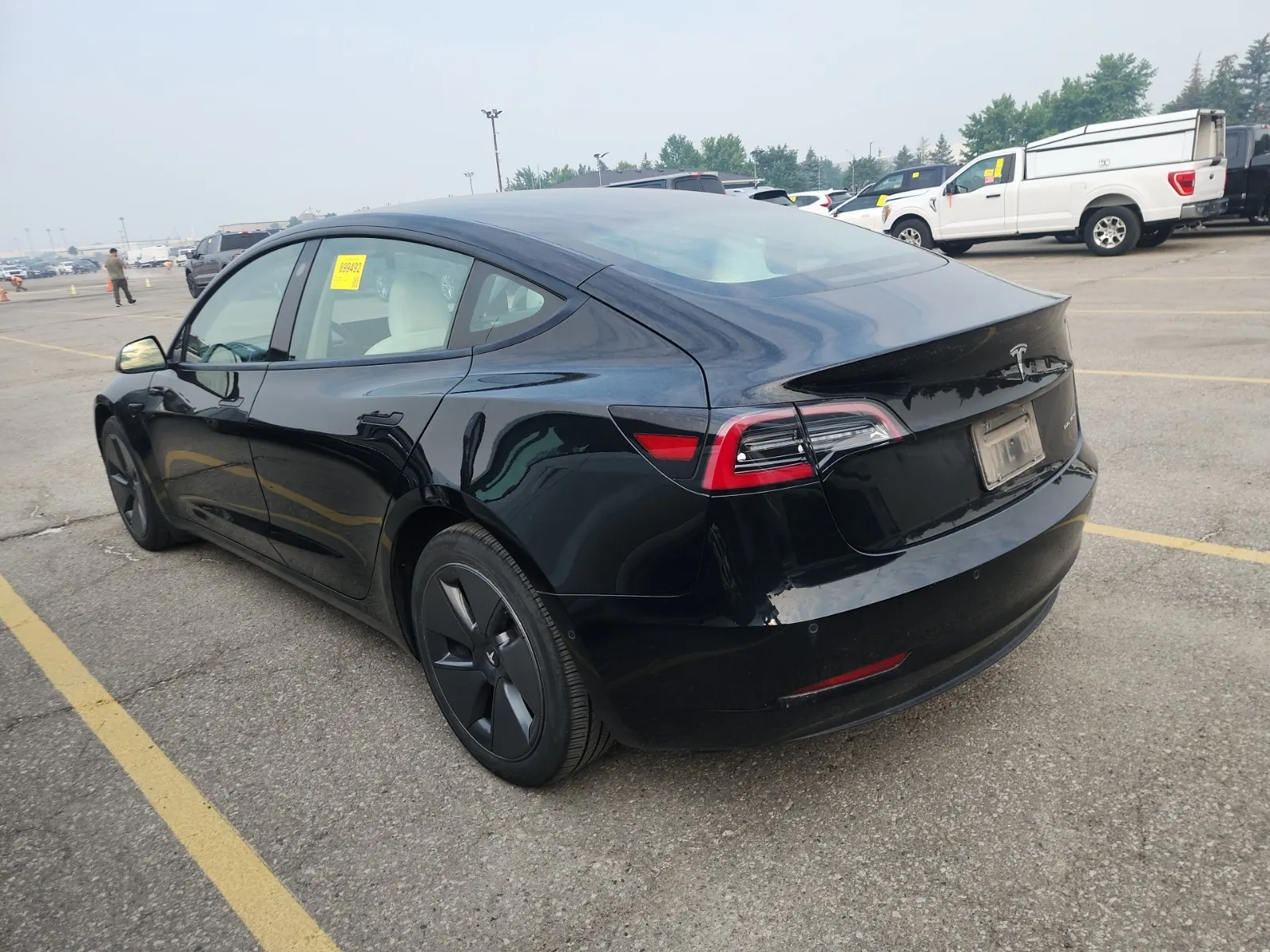 Driver Rear 3/4 Photo