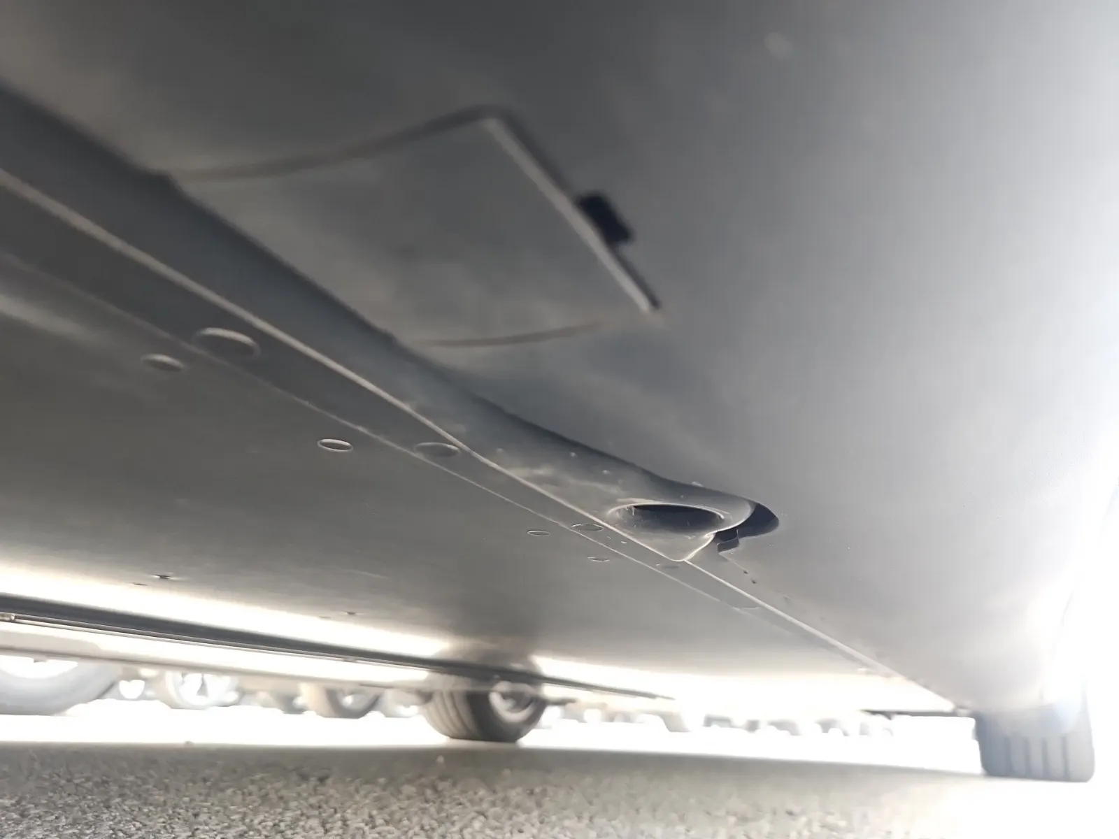 Undercarriage - Passenger Photo