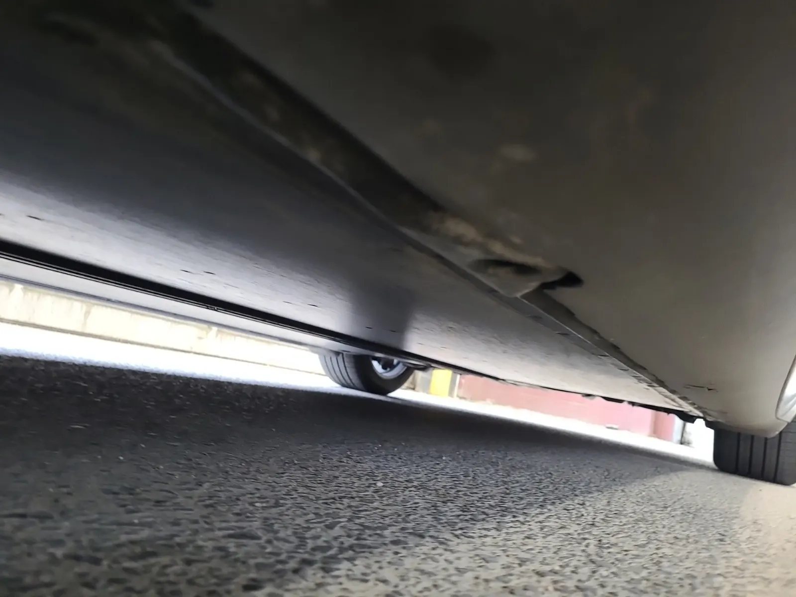 Undercarriage - Driver Photo
