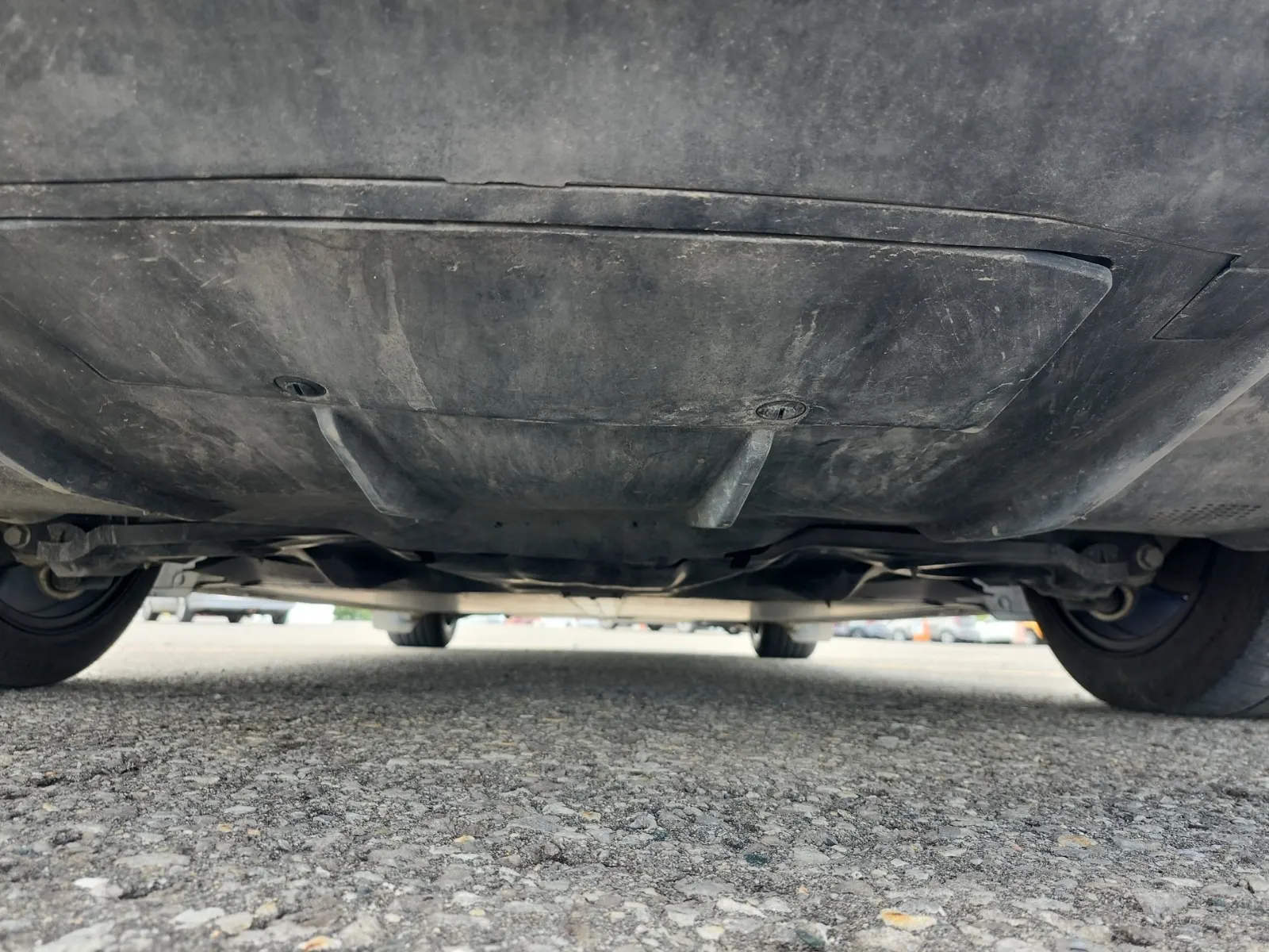Undercarriage - Rear Photo