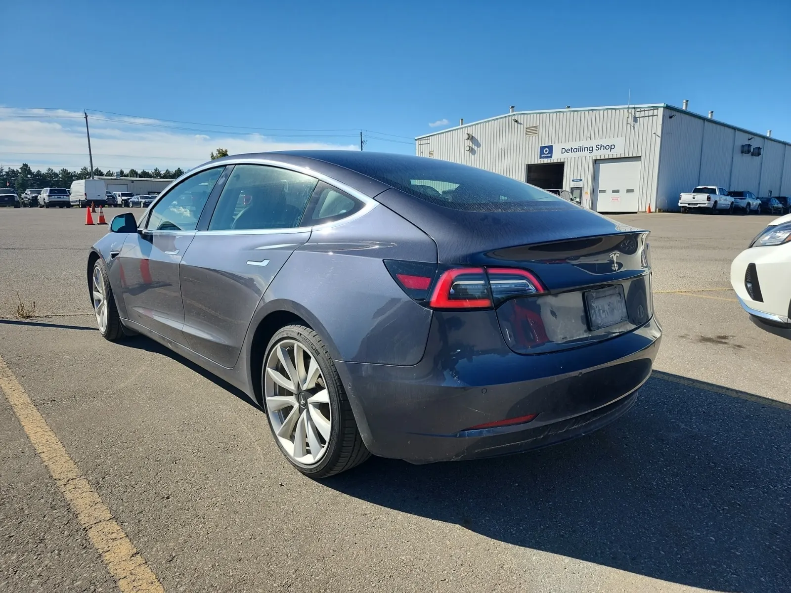 Driver Rear 3/4 Photo
