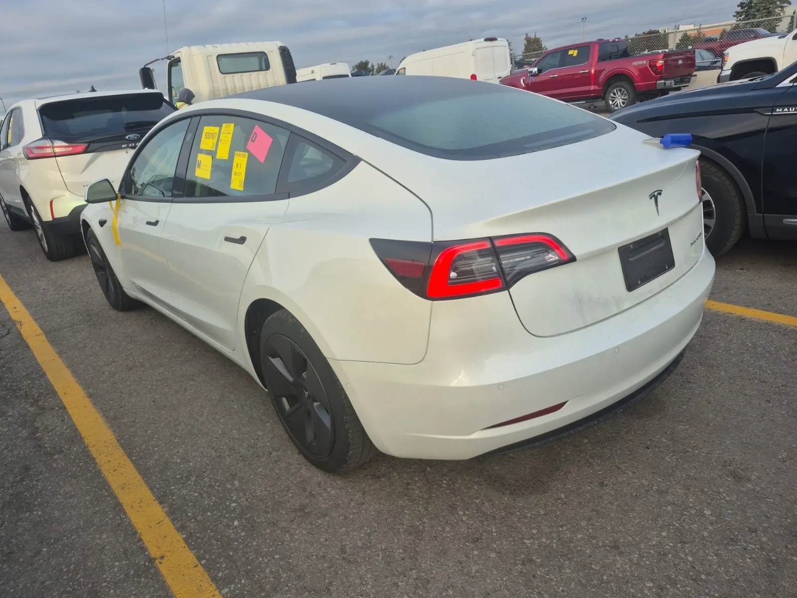 Driver Rear 3/4 Photo