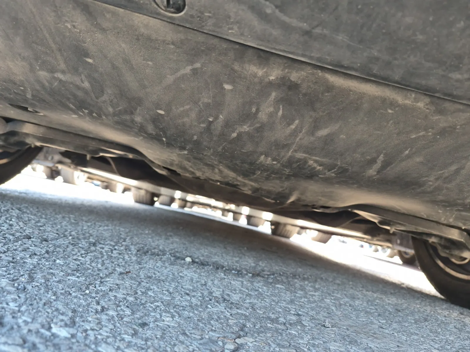 Undercarriage - Rear Photo