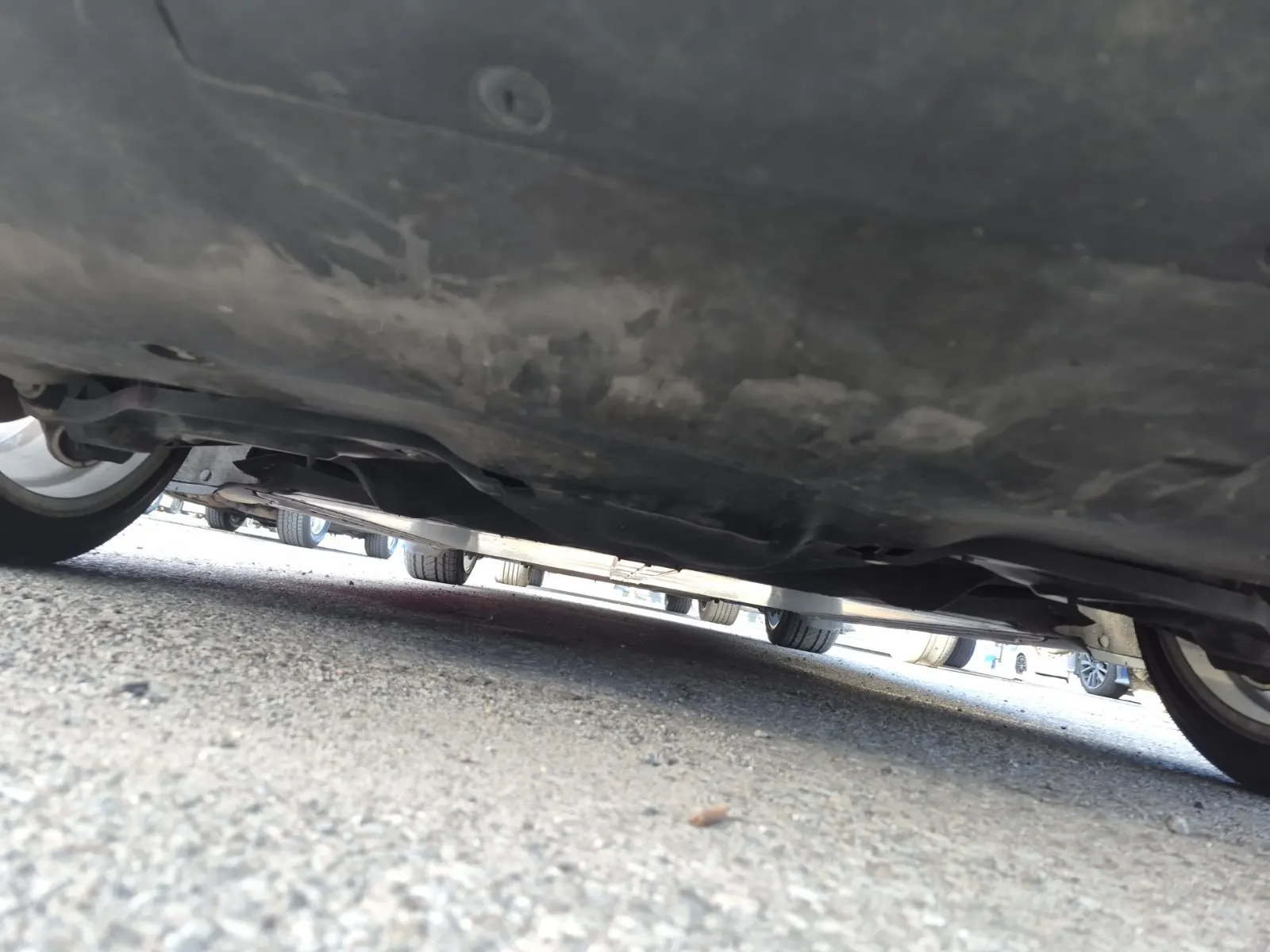 Undercarriage - Rear Photo