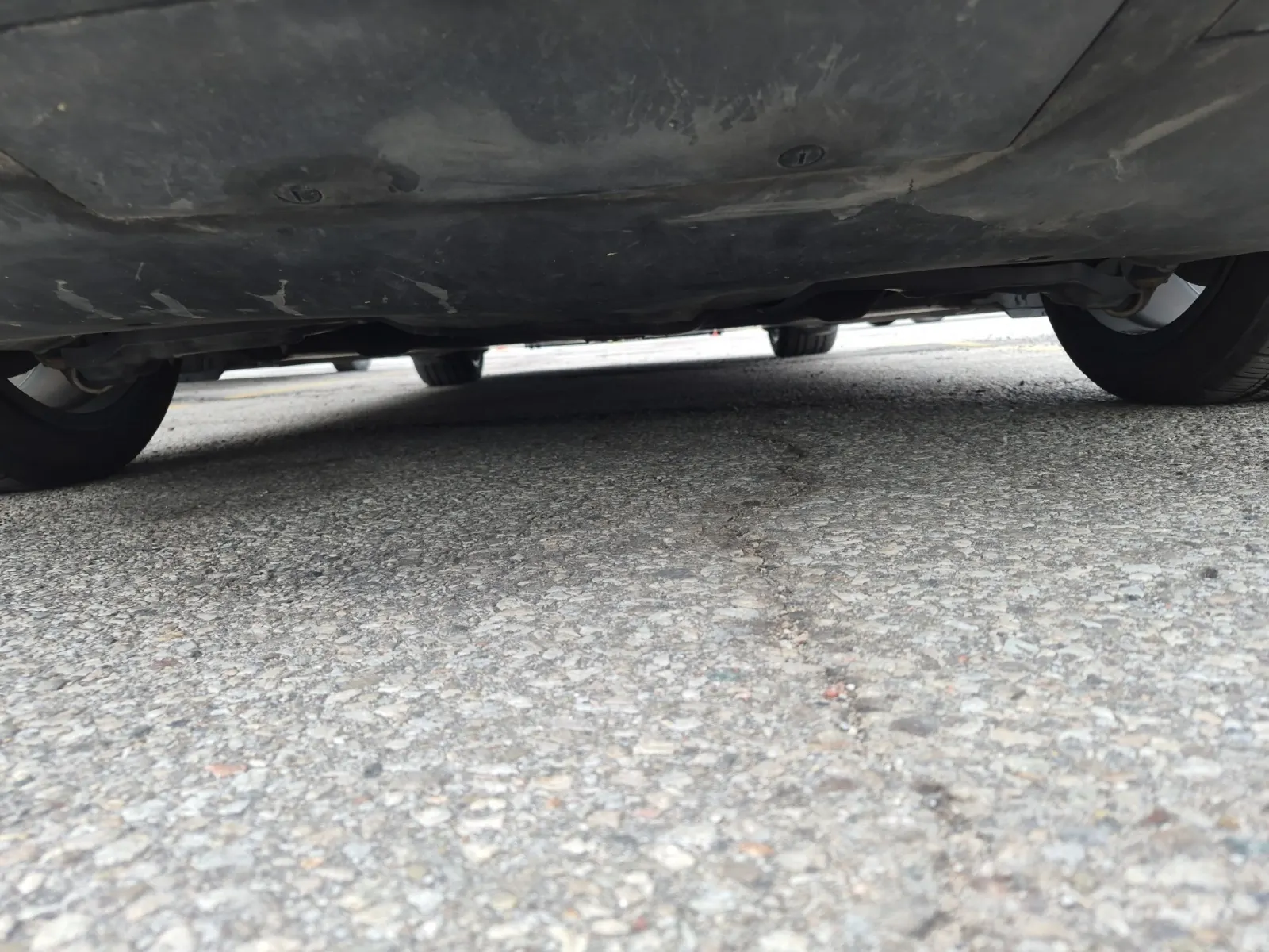 Undercarriage - Rear Photo