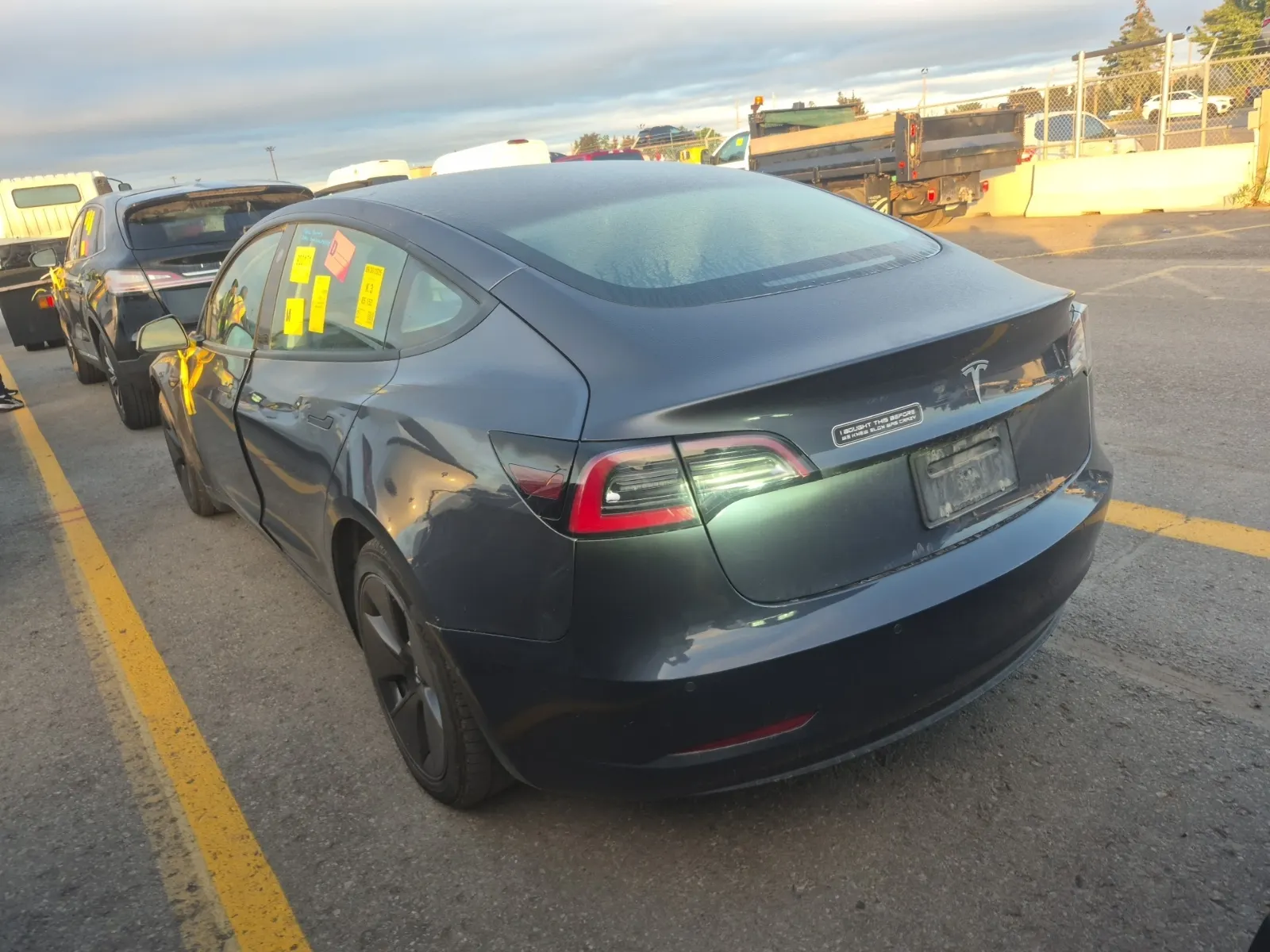 Driver Rear 3/4 Photo