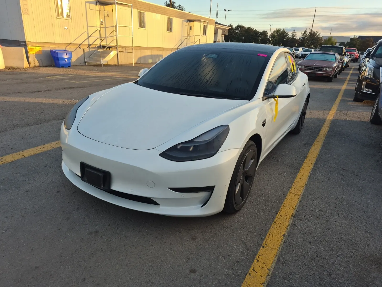 Front driver 3/4 photo