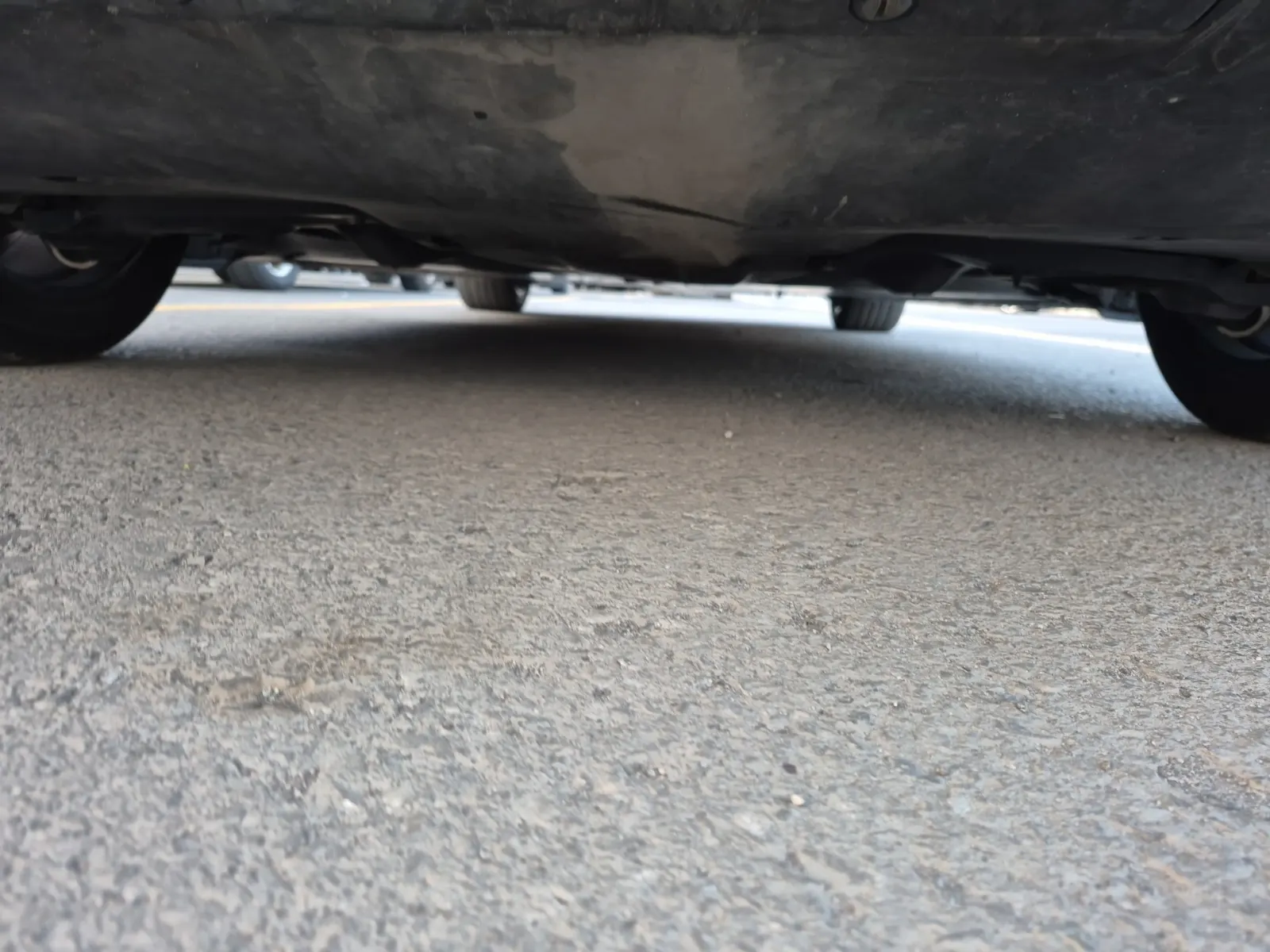Undercarriage - Rear Photo
