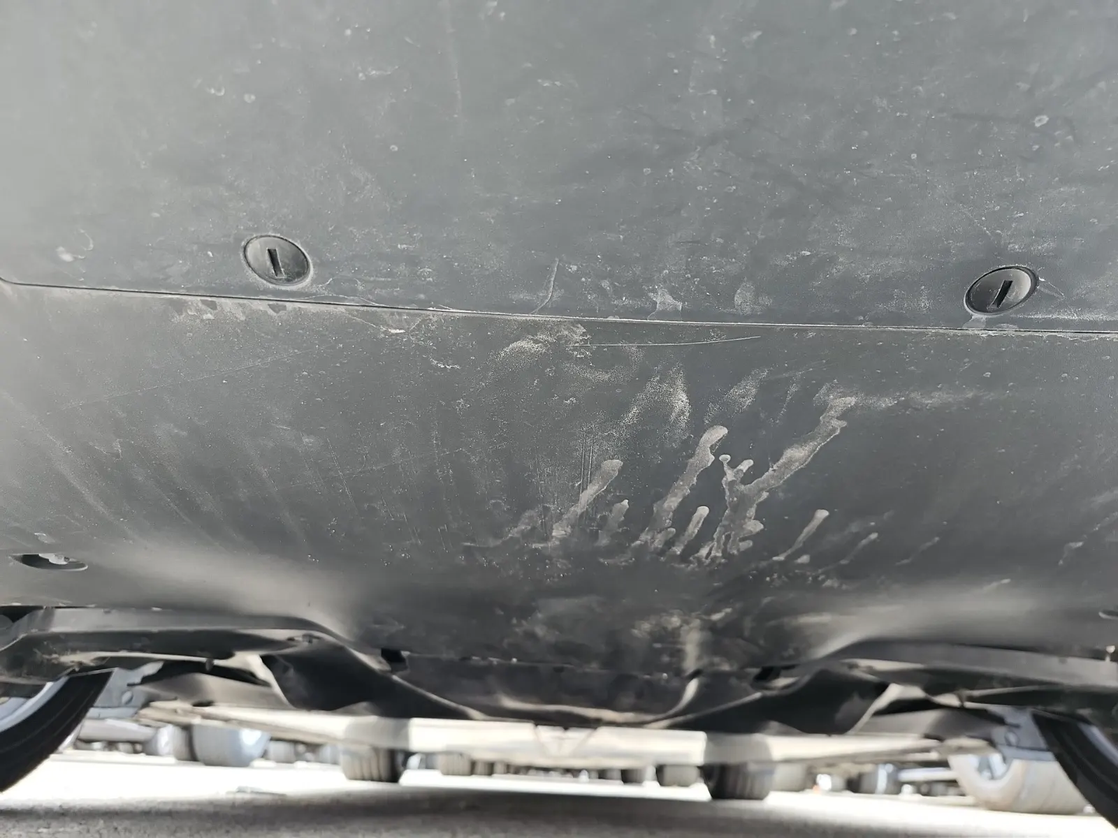 Undercarriage - Rear Photo