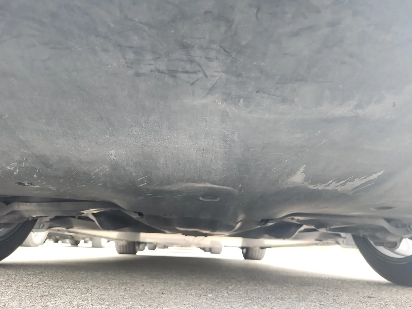 Undercarriage - Rear Photo