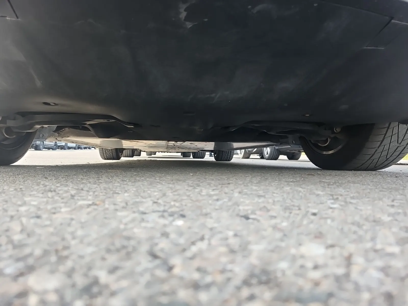 Undercarriage - Rear Photo