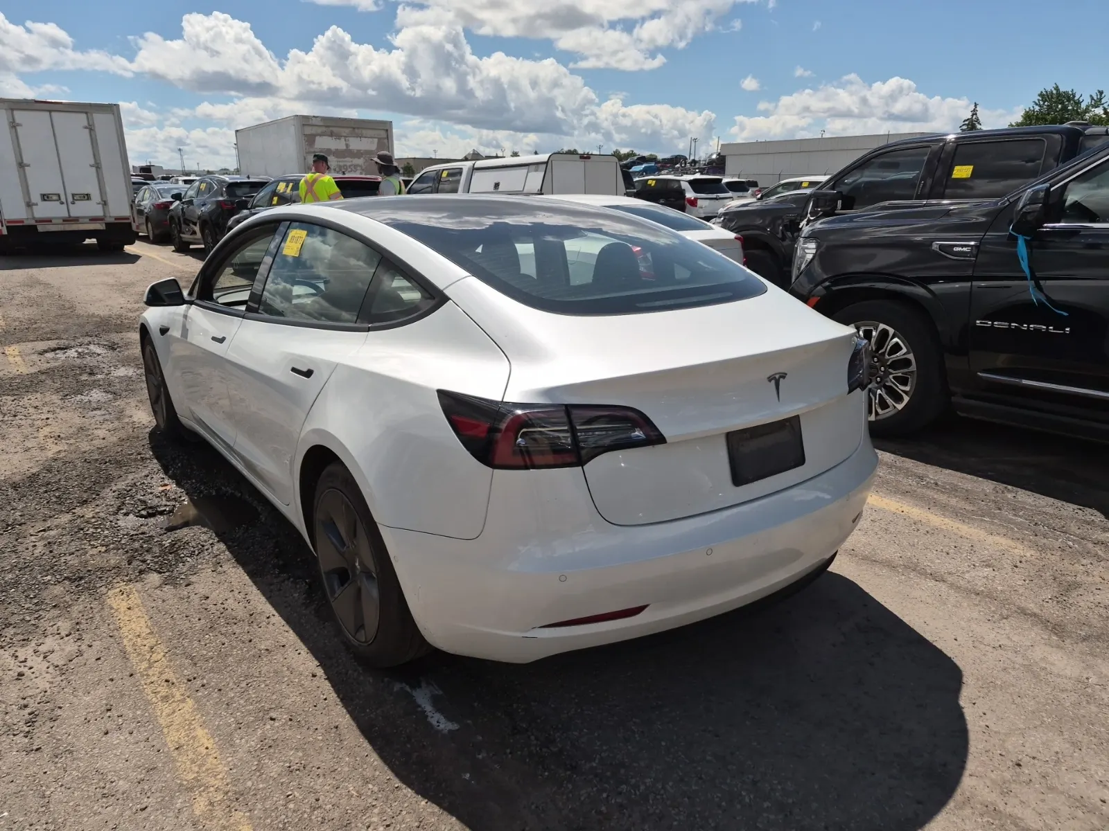 Driver Rear 3/4 Photo