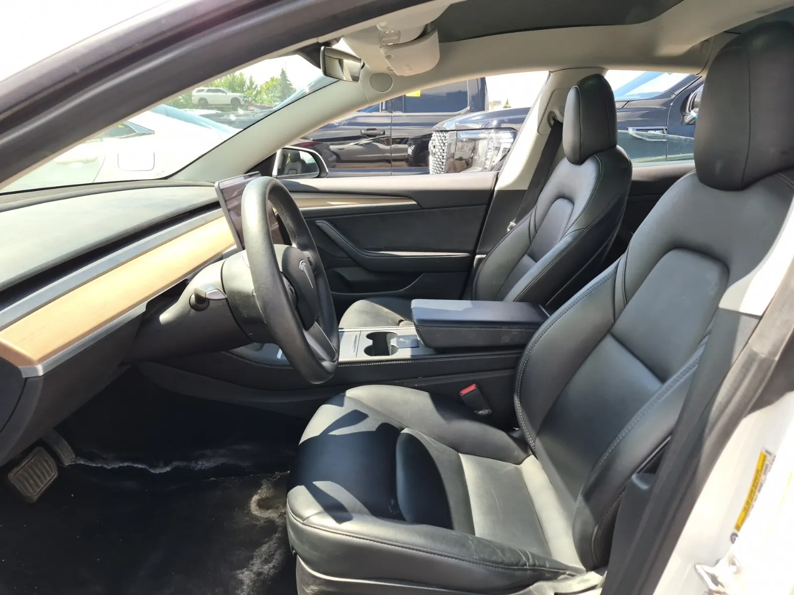 Front Interior Photo