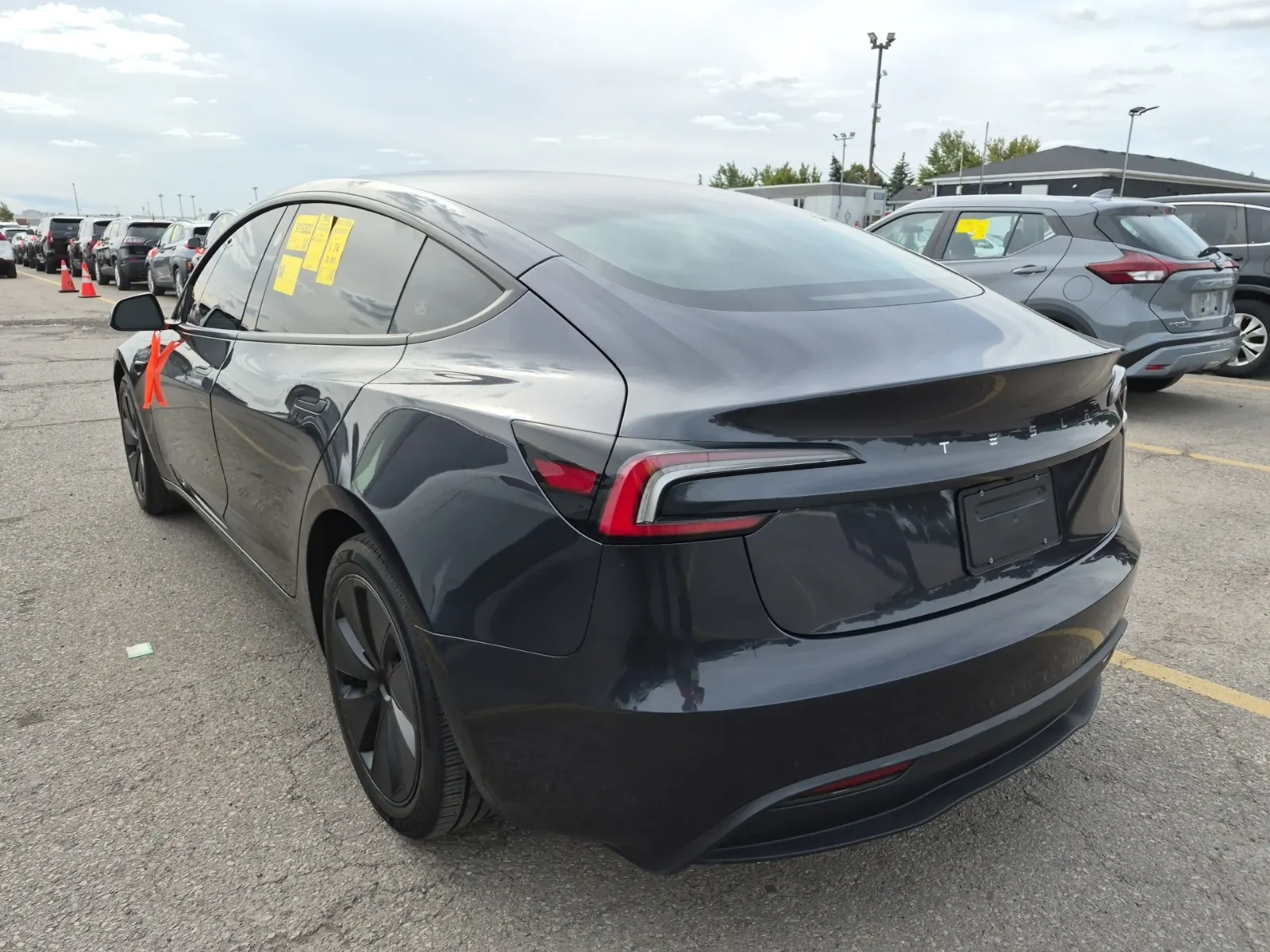 Driver Rear 3/4 Photo