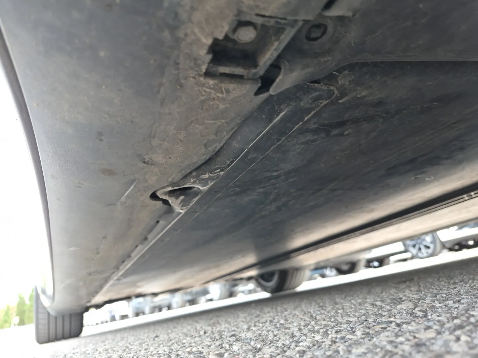 Undercarriage - Passenger Photo
