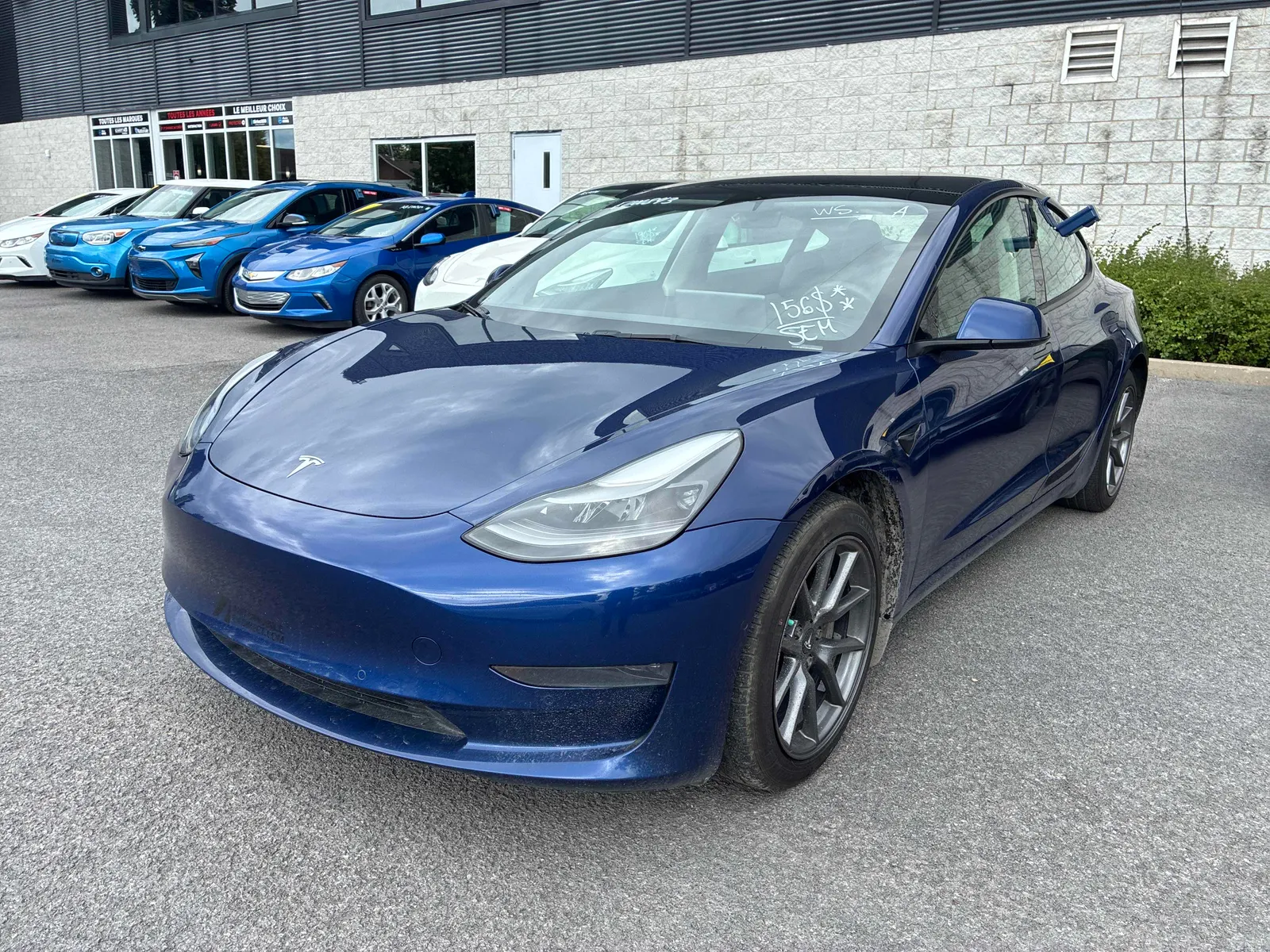 3/4 Front (Main image)