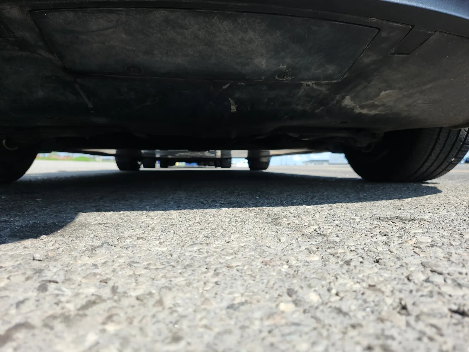 Undercarriage - Rear Photo