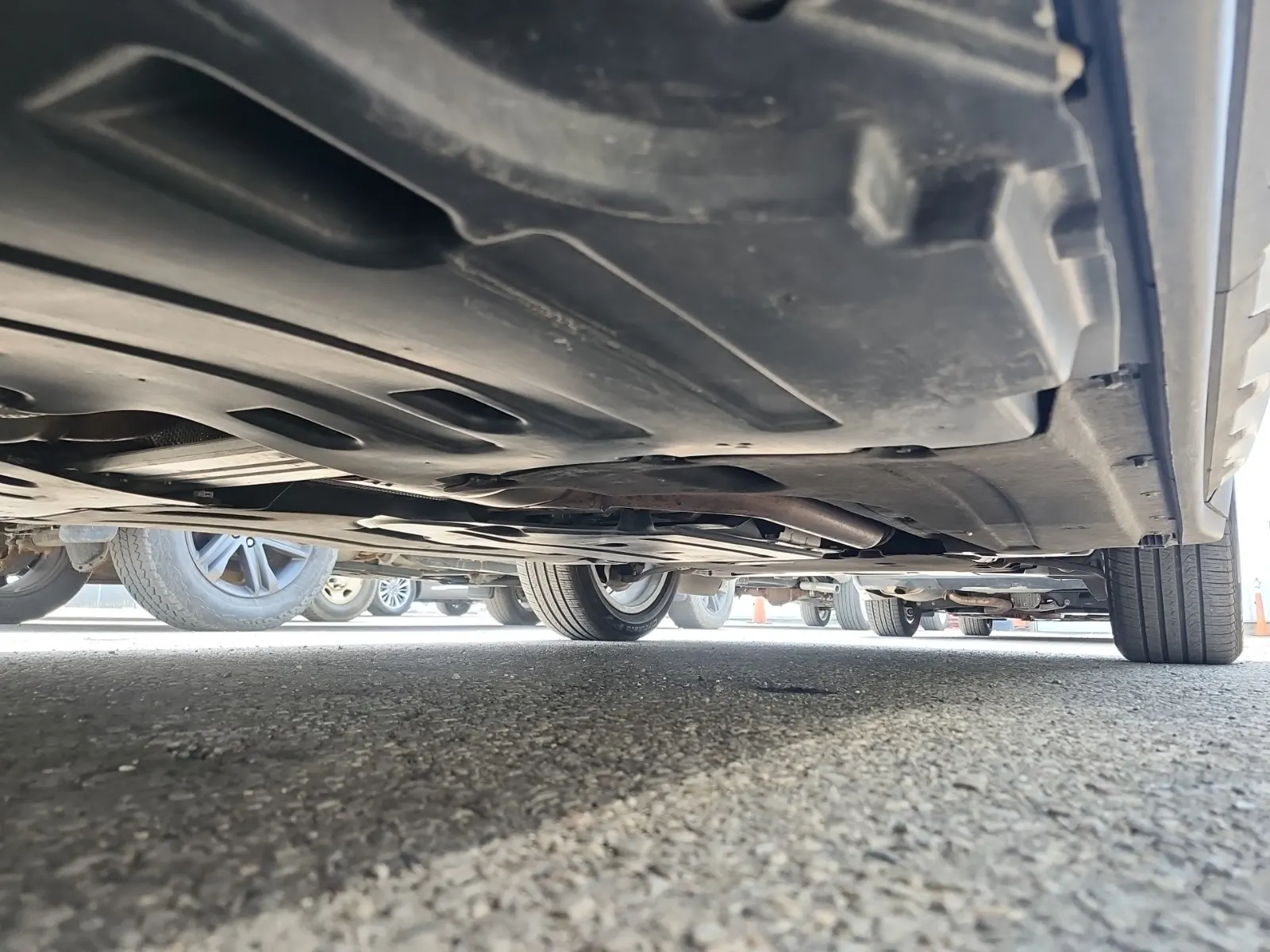 Undercarriage - Passenger Photo