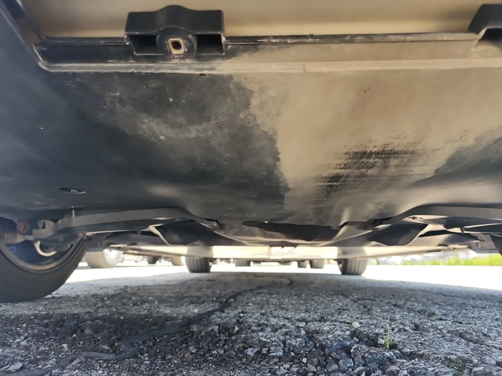 Undercarriage - Rear Photo