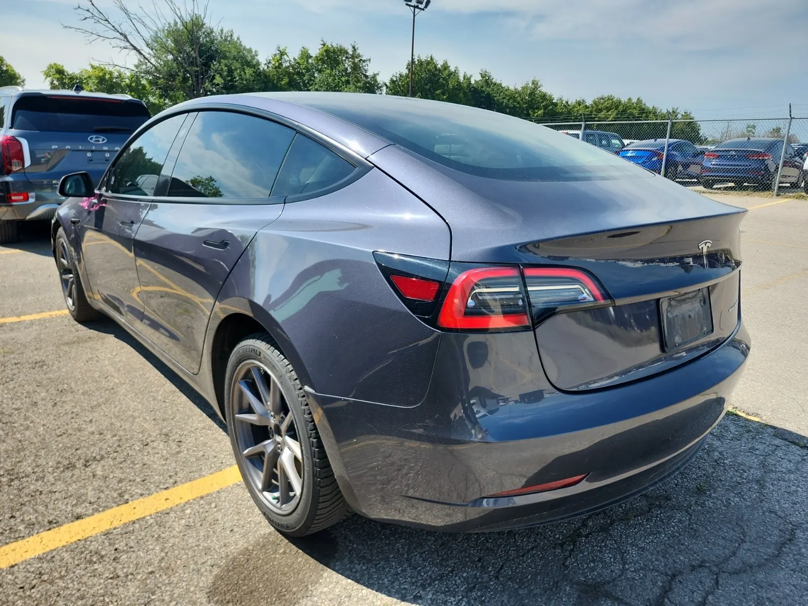 Driver Rear 3/4 Photo