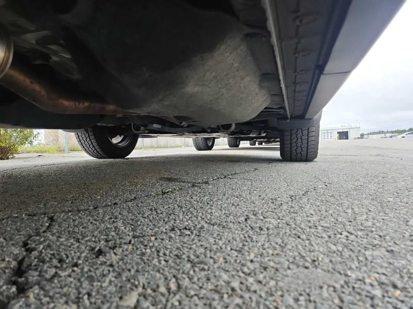 Undercarriage - Passenger Photo