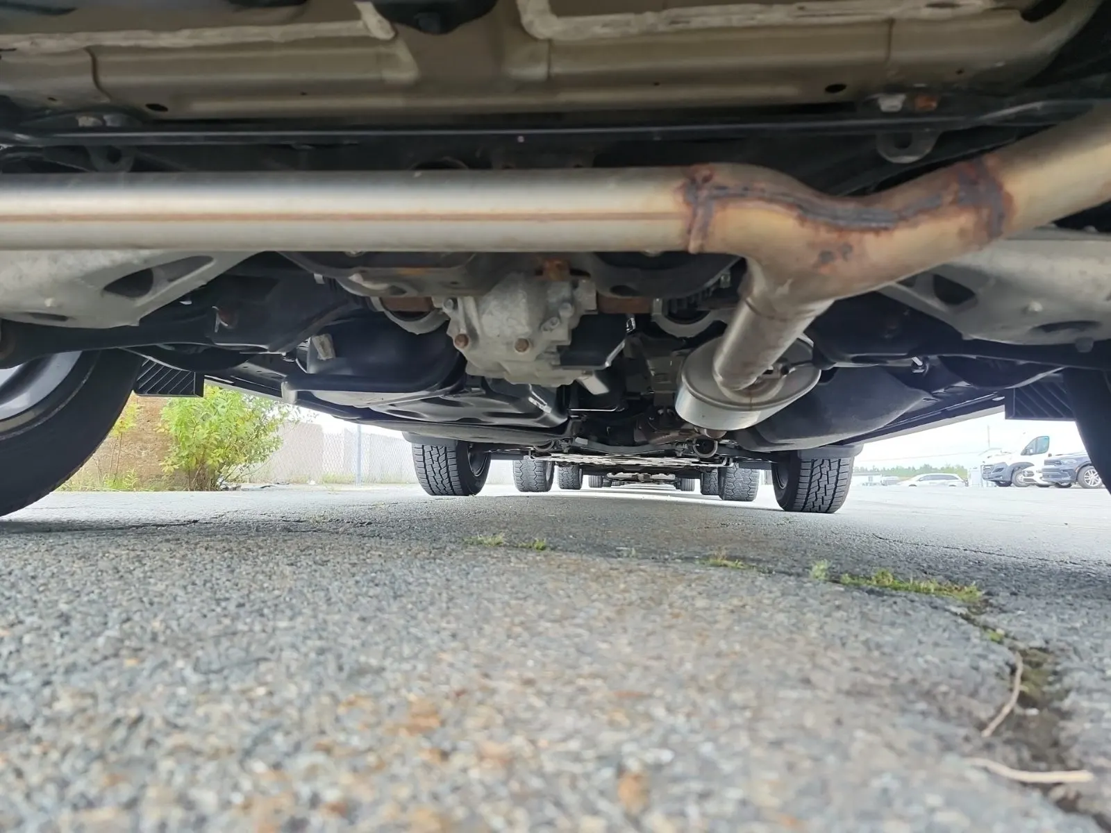 Undercarriage - Rear Photo