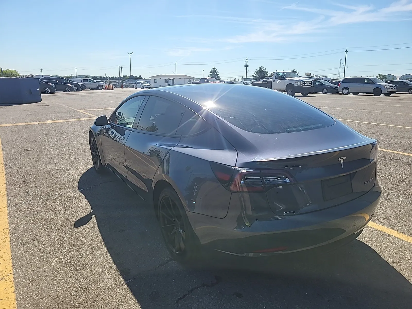 Driver Rear 3/4 Photo
