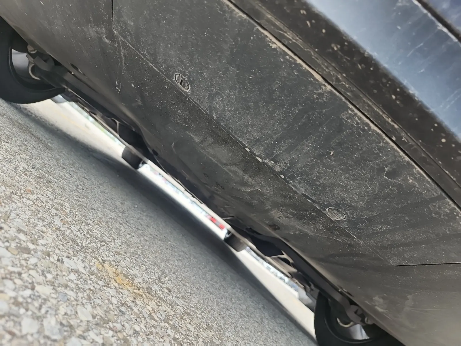 Undercarriage - Rear Photo