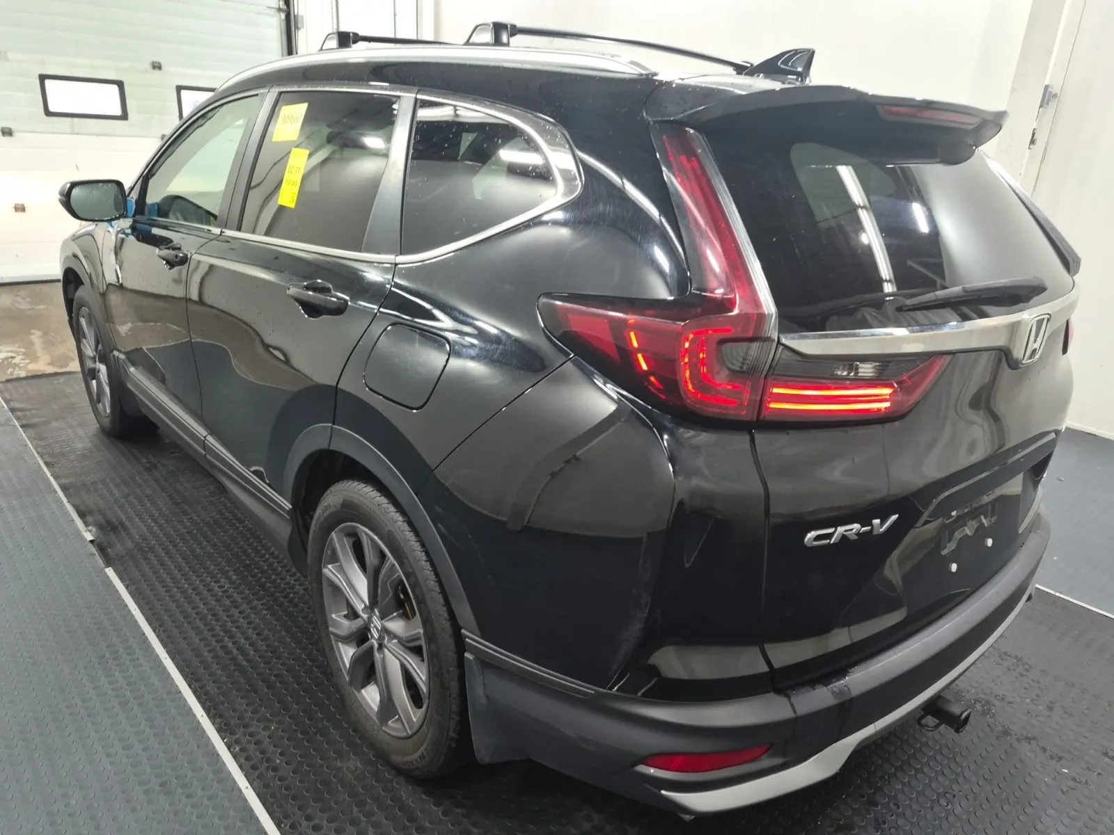 Driver Rear 3/4 Photo