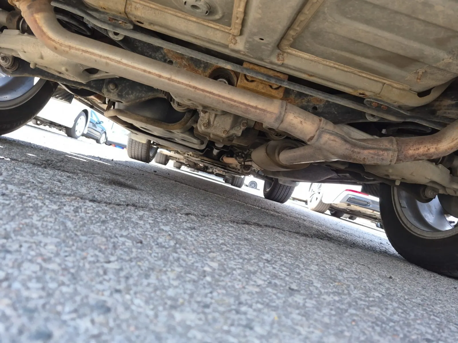 Undercarriage - Rear Photo