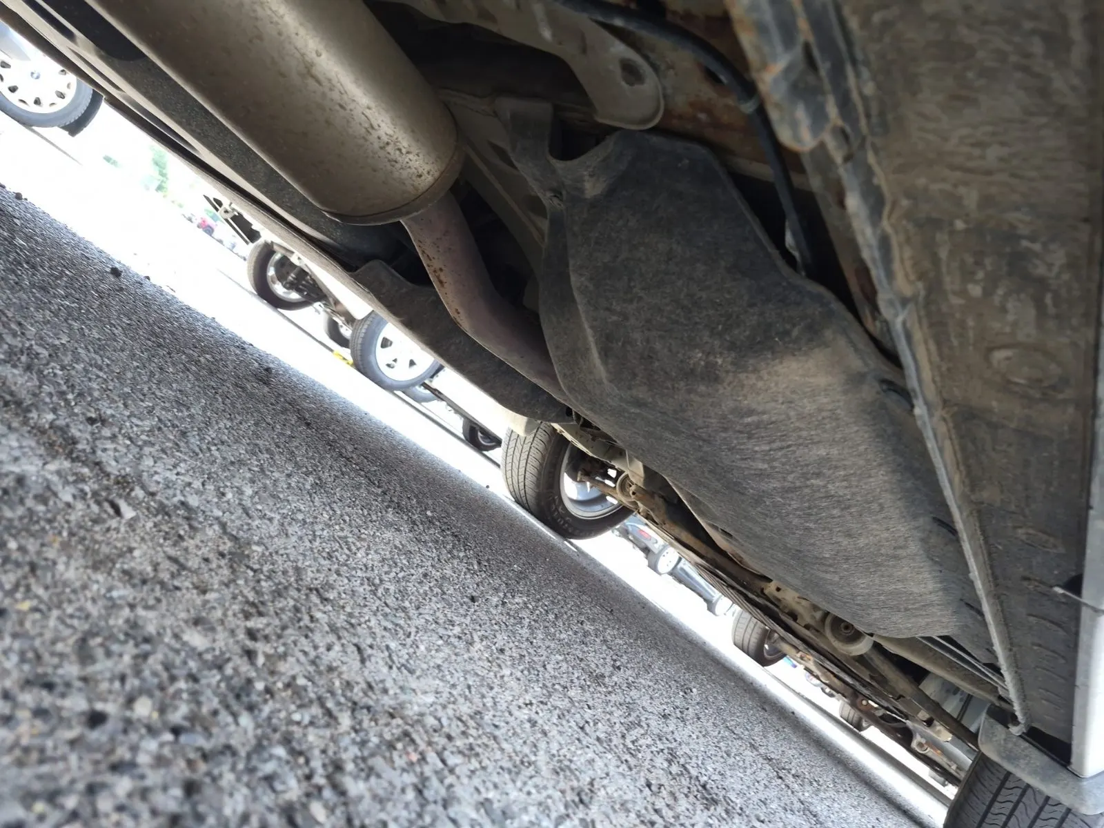 Undercarriage - Passenger Photo