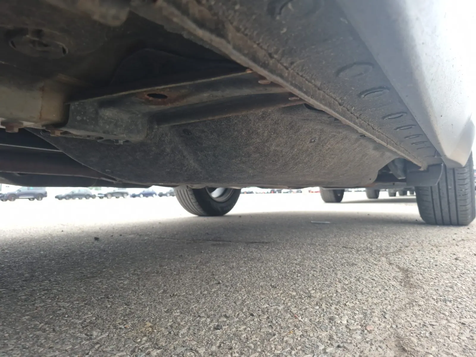 Undercarriage - Driver Photo
