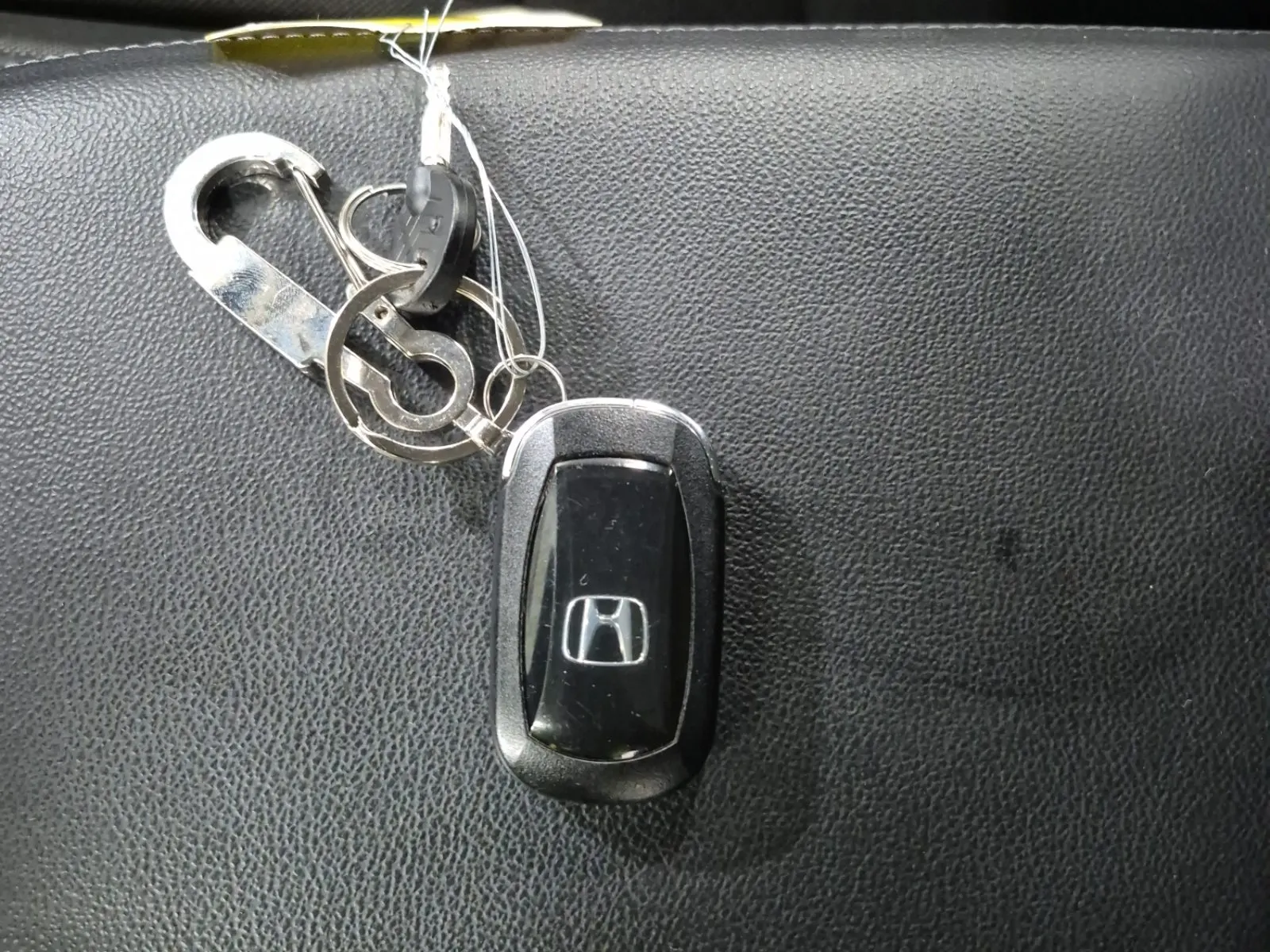 Keys/Fobs/Manual Photo