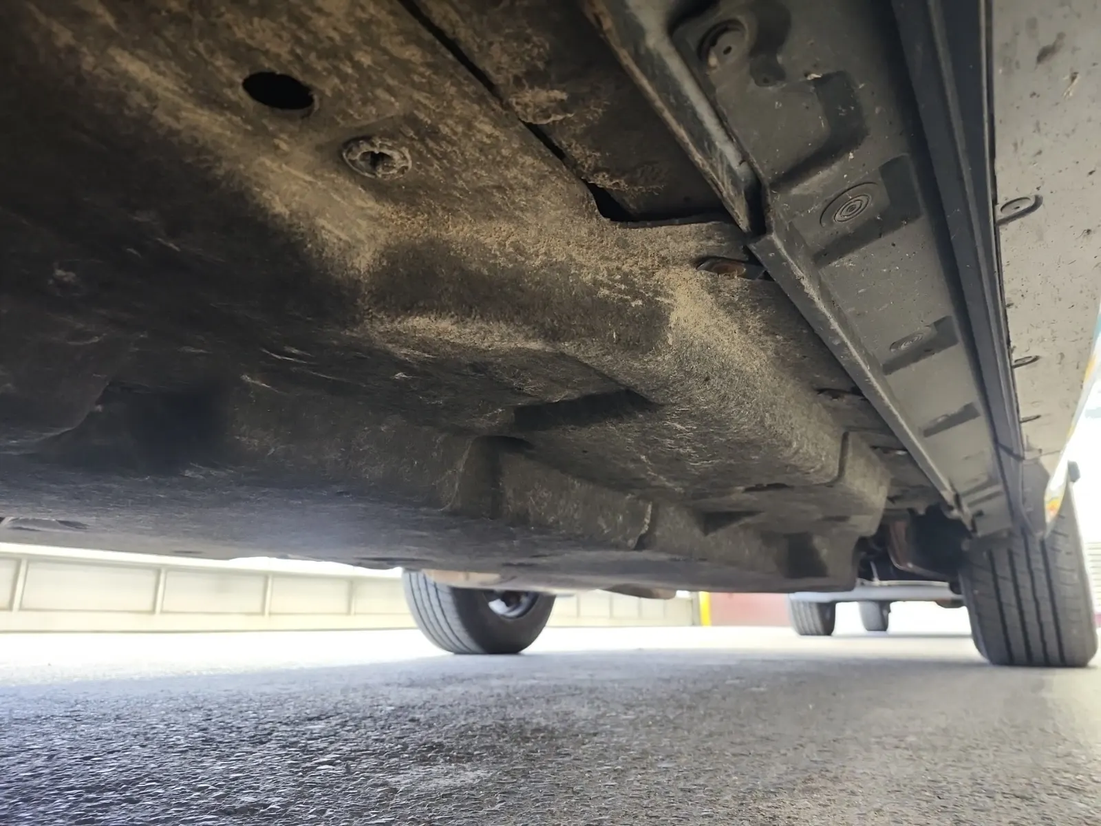 Undercarriage - Driver Photo