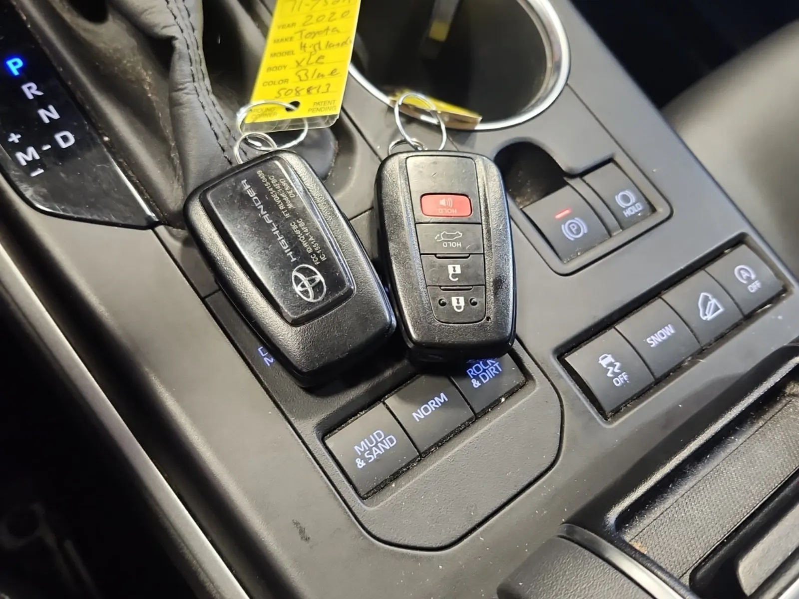 Keys/Fobs/Manual Photo