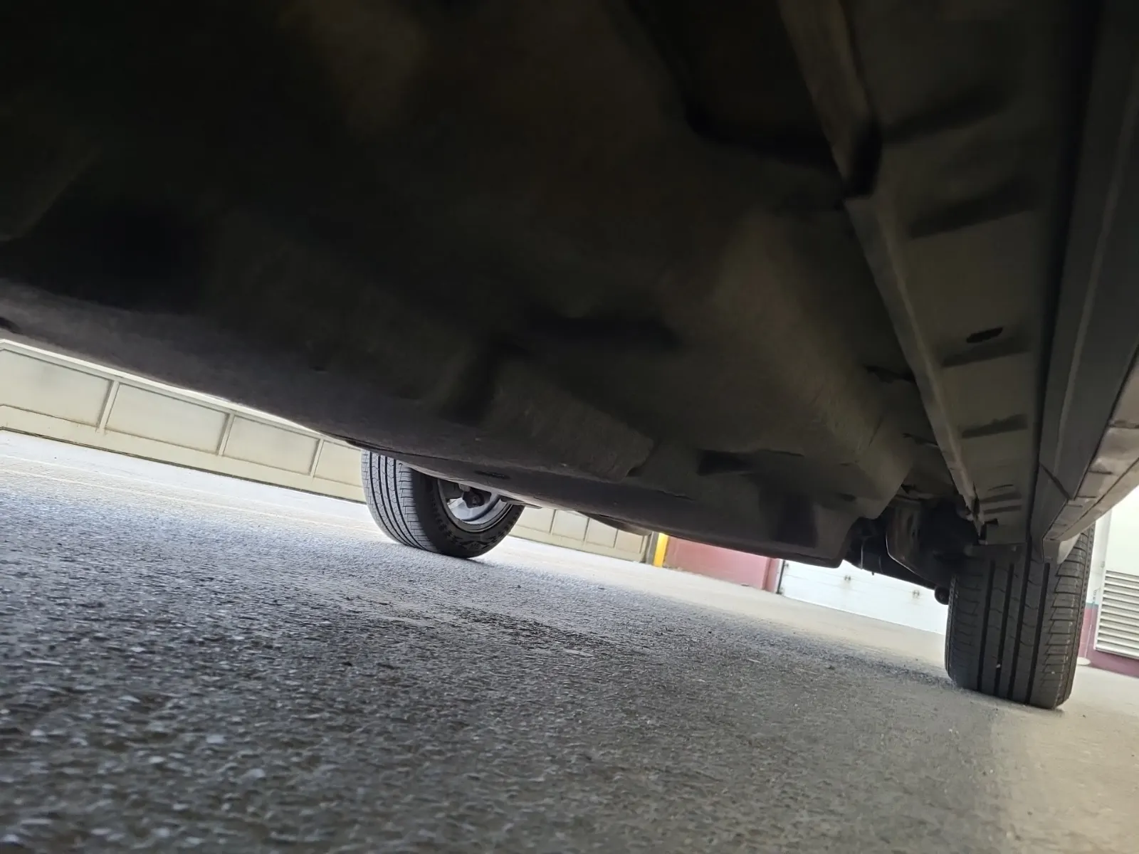 Undercarriage - Driver Photo