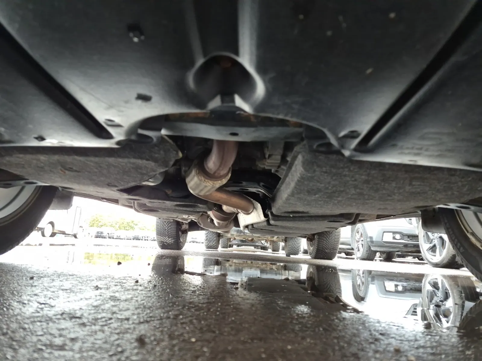 Undercarriage - Front Photo