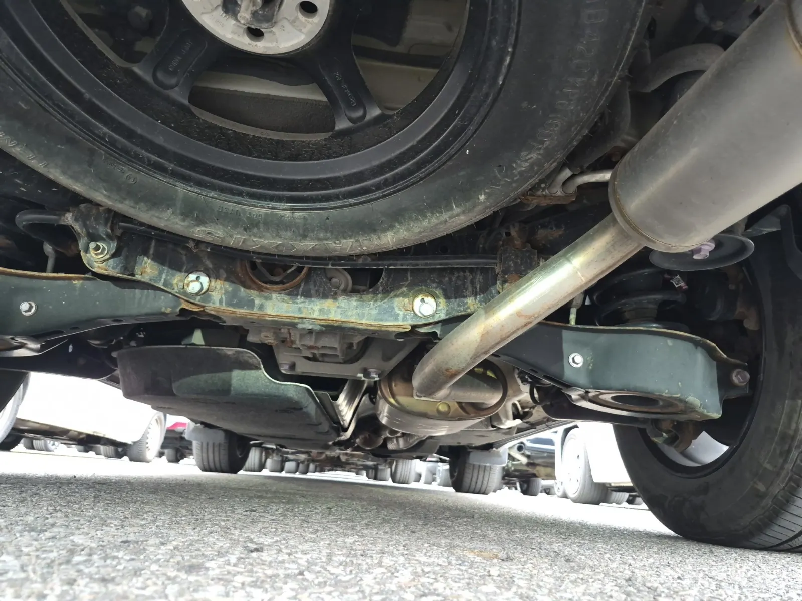 Undercarriage - Rear Photo