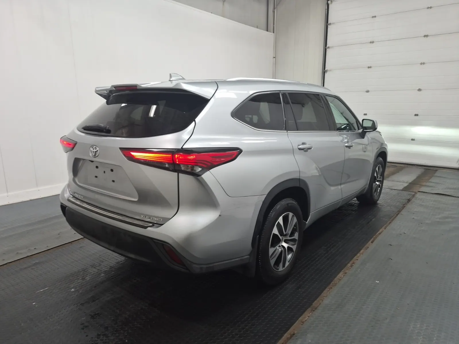 Passenger Rear 3/4 Photo