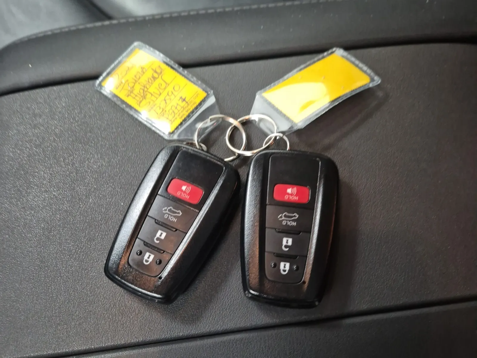 Keys/Fobs/Manual Photo