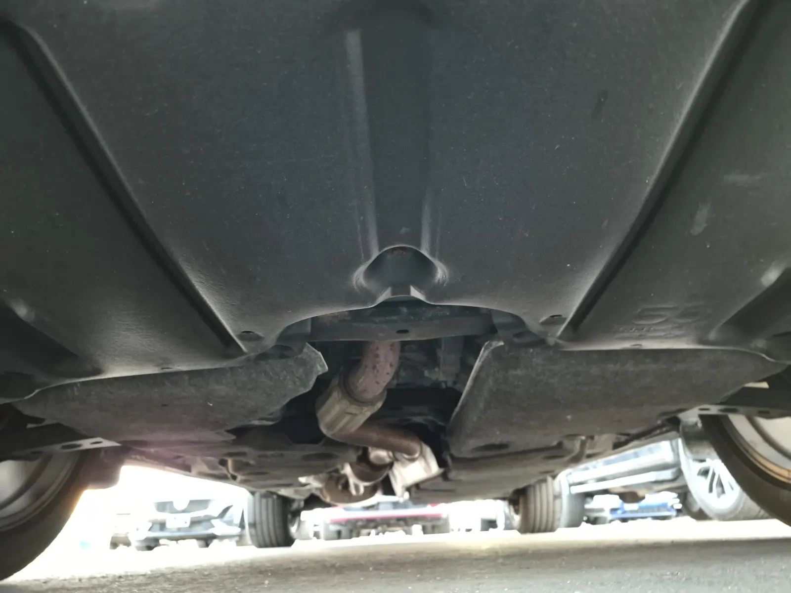 Undercarriage - Front Photo