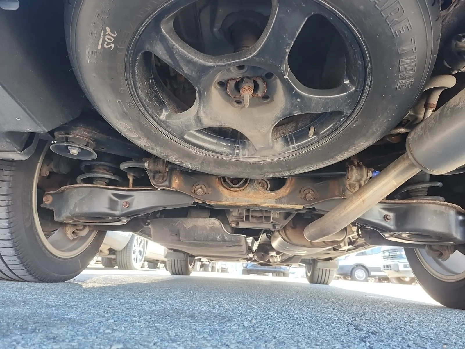 Undercarriage - Rear Photo