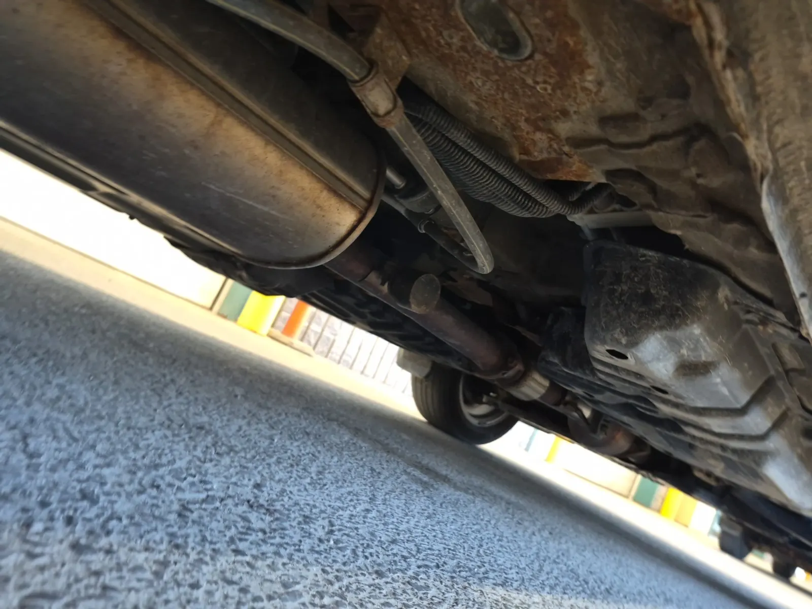 Undercarriage - Passenger Photo