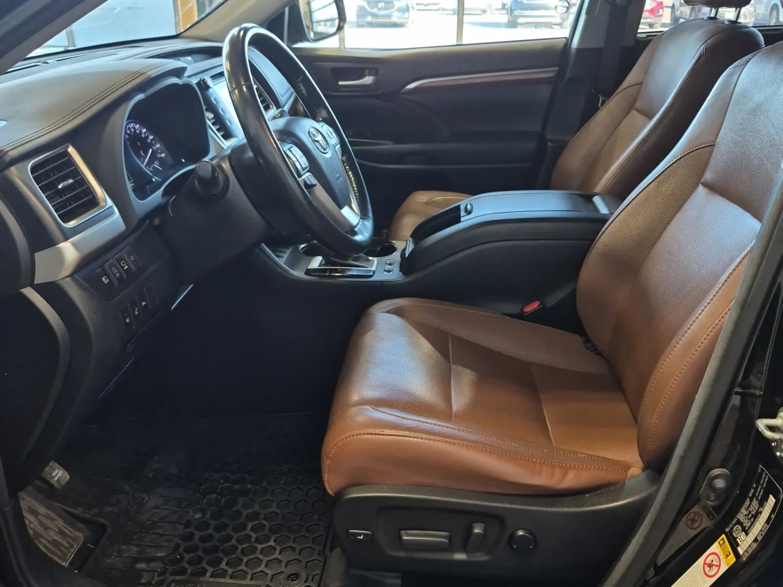 Front Interior Photo