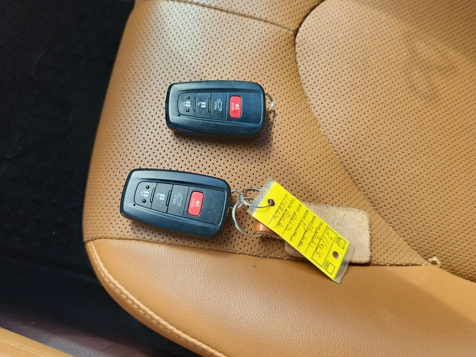 Keys/Fobs/Manual Photo