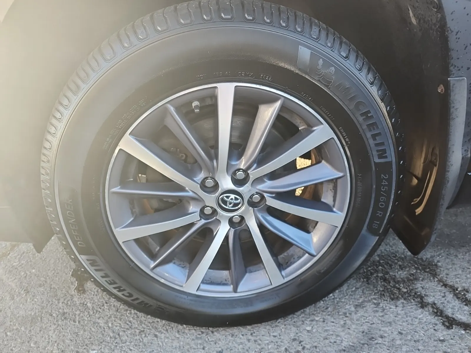 Front driver wheel/tire photo