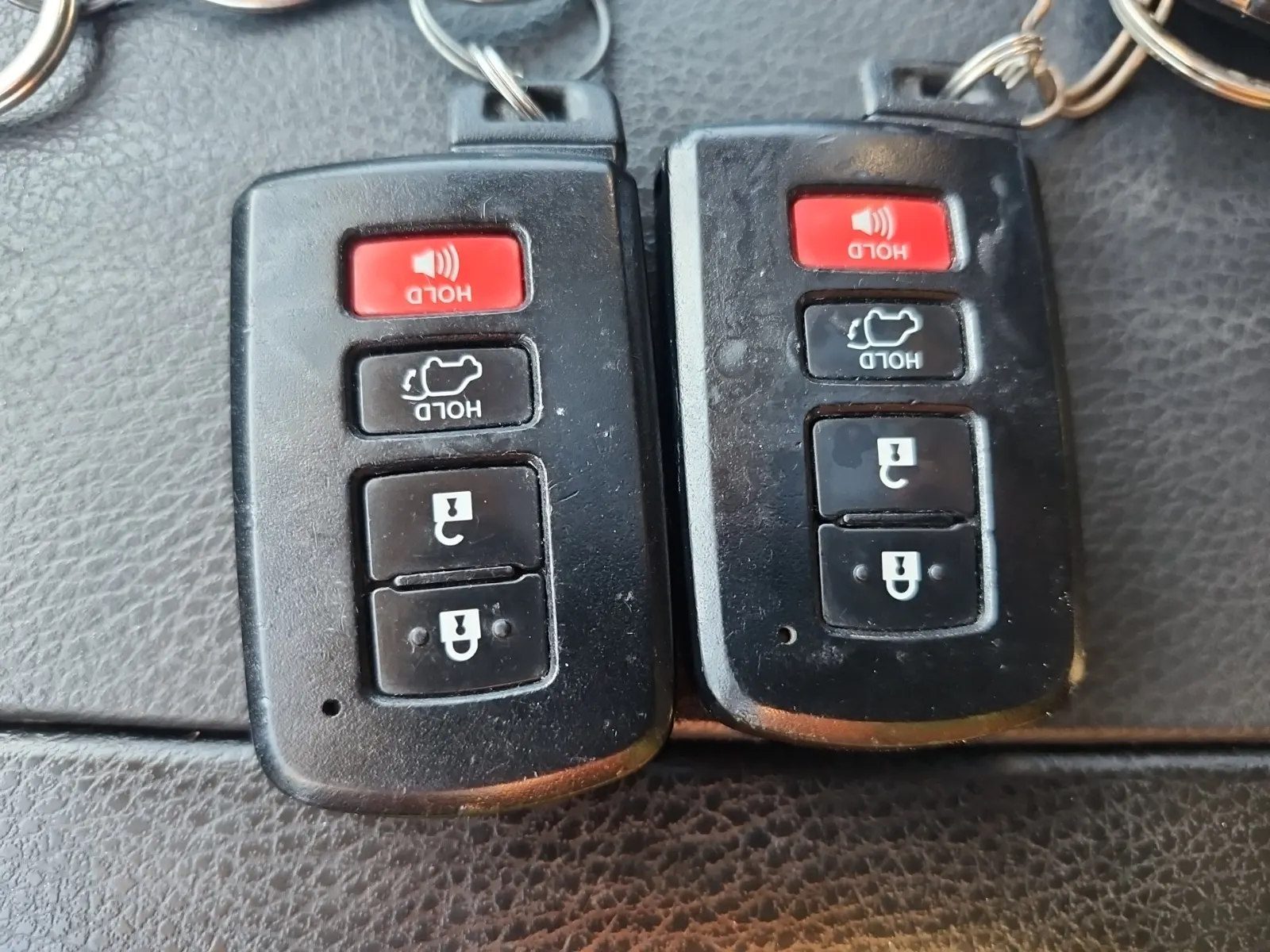 Keys/Fobs/Manual Photo