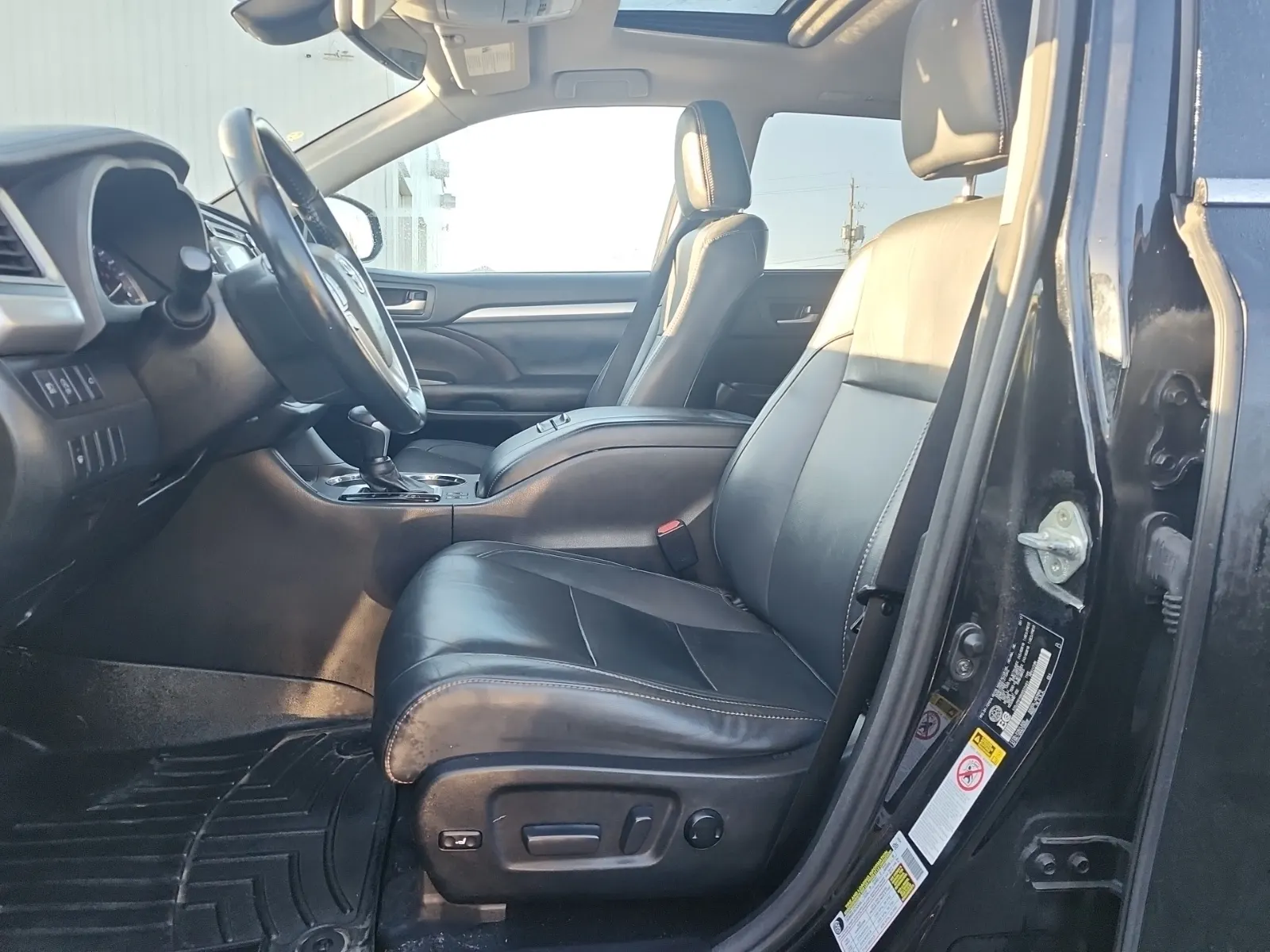 Front Interior Photo