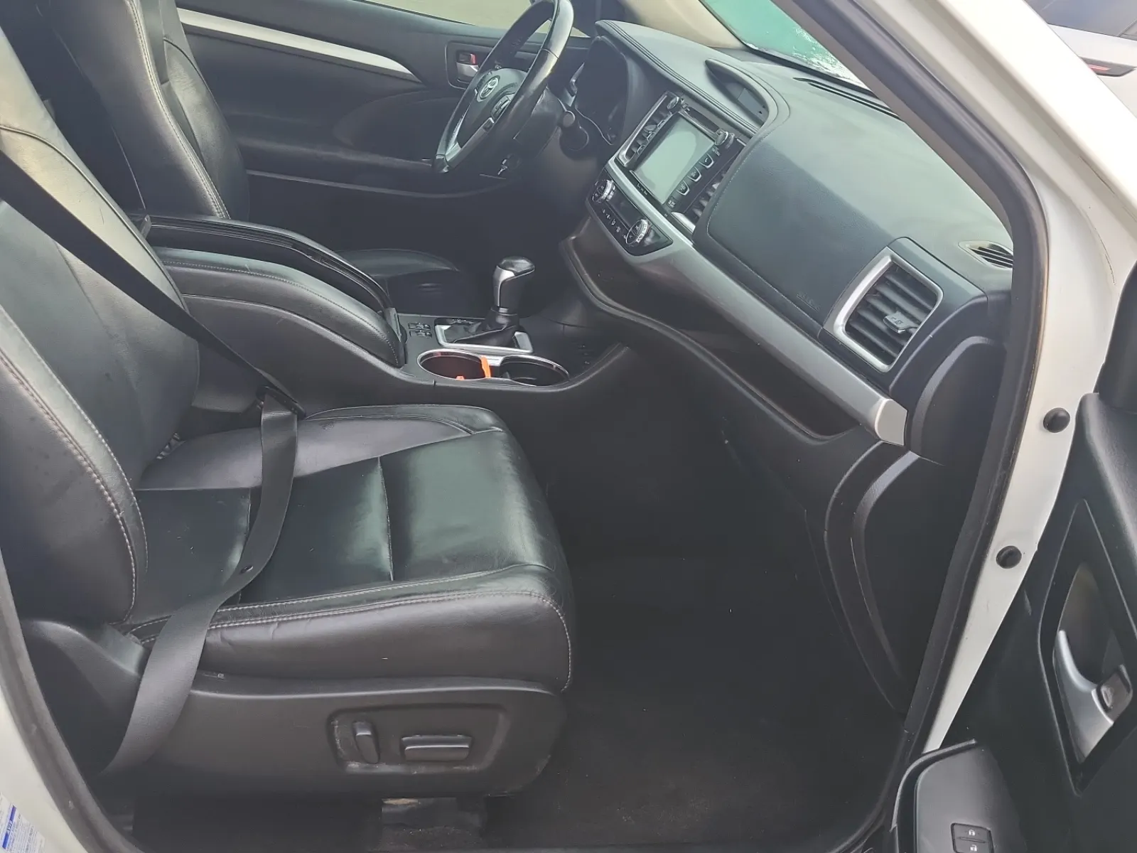 Right Side Interior Photo